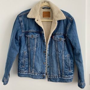 Levi's® Premium
BAGGY SHERPA TRUCKER JACKET